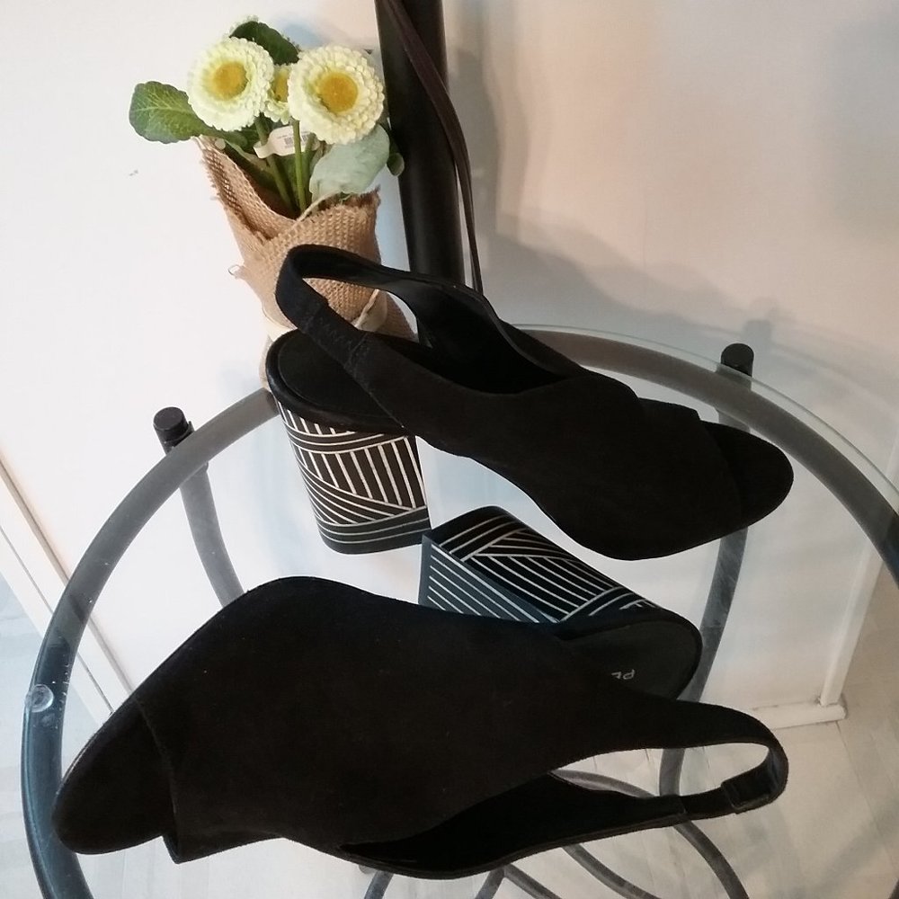 Pelle Moda Block Heel Sandals